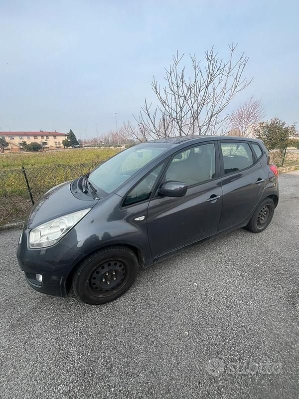 Usata Kia Venga Active 90 CV (66 kW) 2014 Grigio Utilitaria