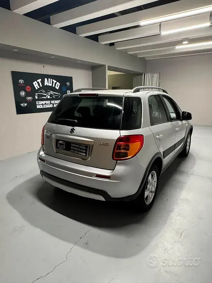 Usata Suzuki SX4 GL 112 CV (82 kW) 2011 Grigio chiaro SUV