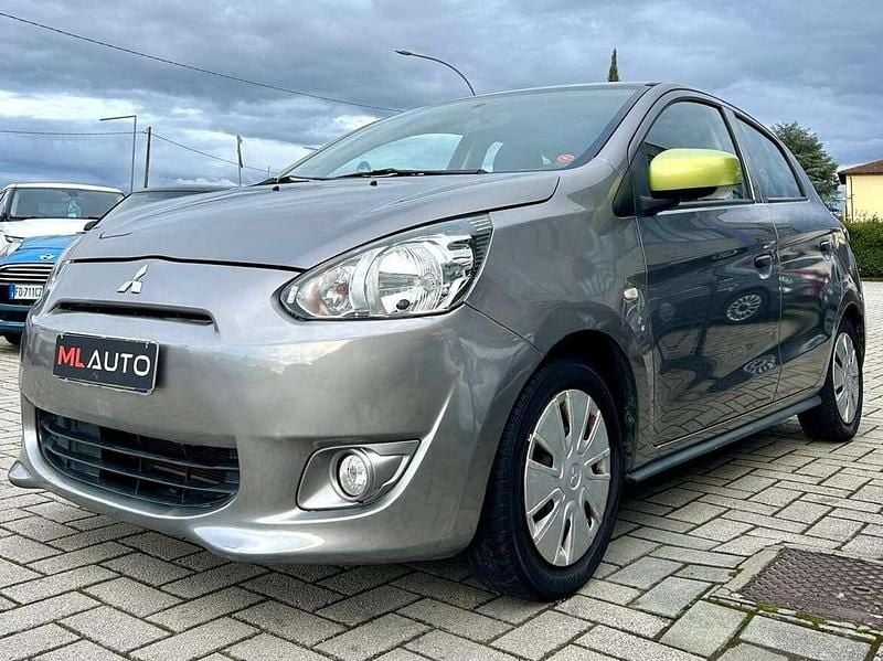 Usata Mitsubishi Space Star Intense 71 CV (52 kW) 2015 Grigio Utilitaria
