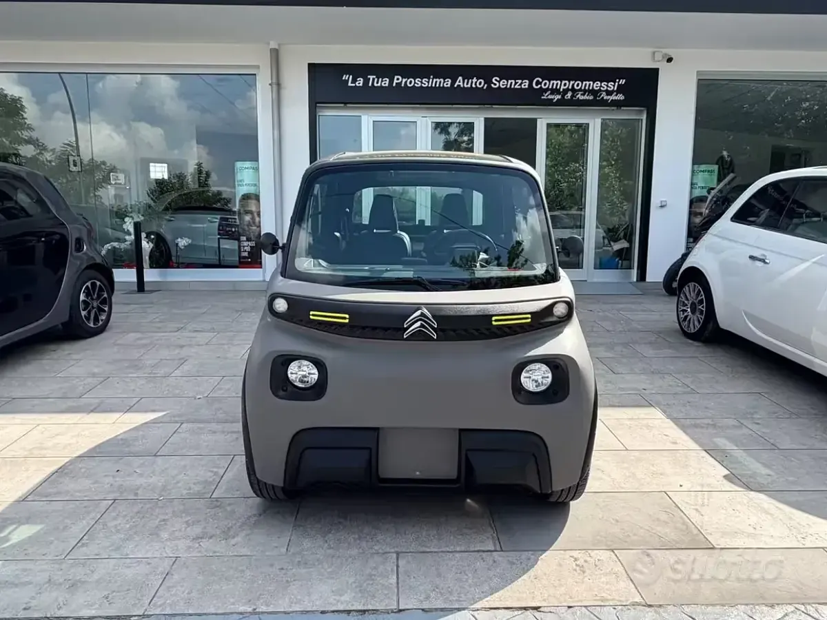 Usata Citroën AMI 2024 Marrone Berlina