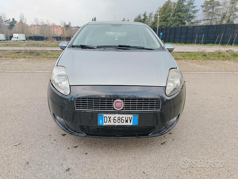Usata Fiat Grande Punto 77 CV (56 kW) 2009 Grigio Utilitaria