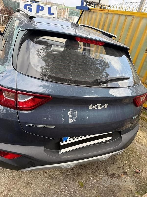 Usata Kia Stonic 84 CV (61 kW) 2021 Blu SUV