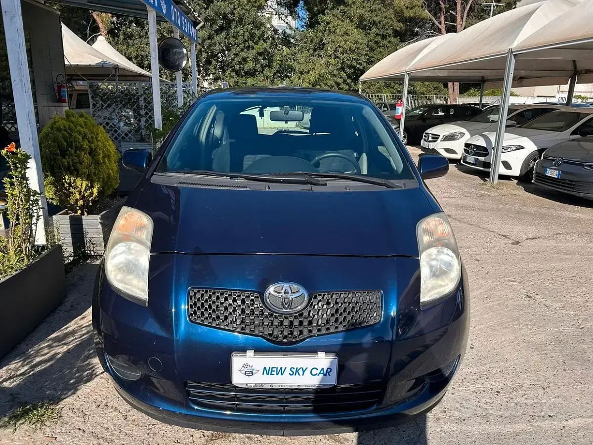 Usata Toyota Yaris Sol 69 CV (50 kW) 2008 Blu Utilitaria