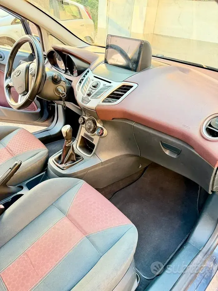 Usata Ford Fiesta 68 CV (50 kW) 2008 Grigio Utilitaria