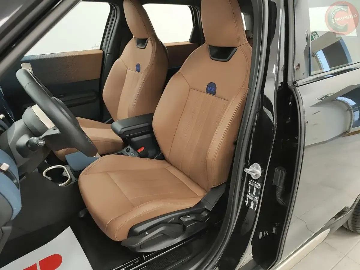 Usata Mini Countryman Favoured 150 CV (110 kW) 2024 Nero SUV