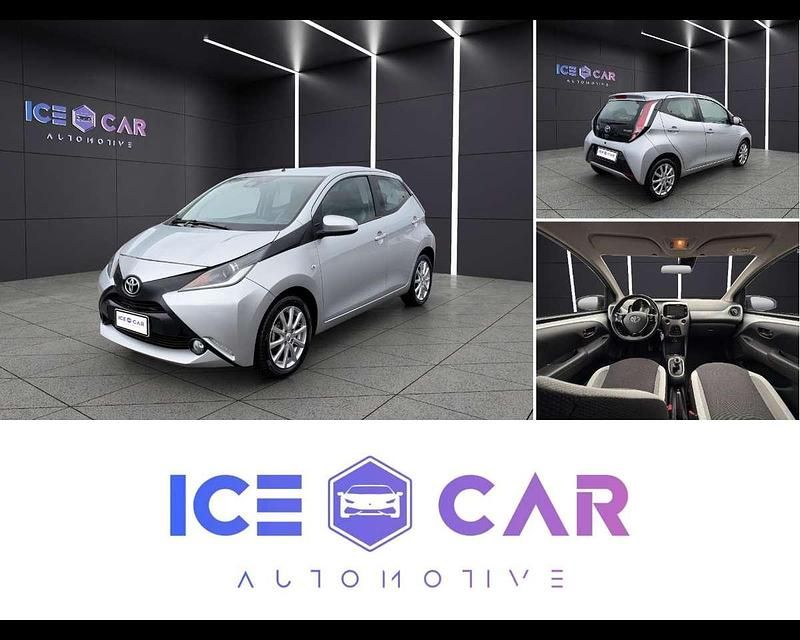 Usata Toyota Aygo X-play 69 CV (50 kW) 2015 Argento Utilitaria