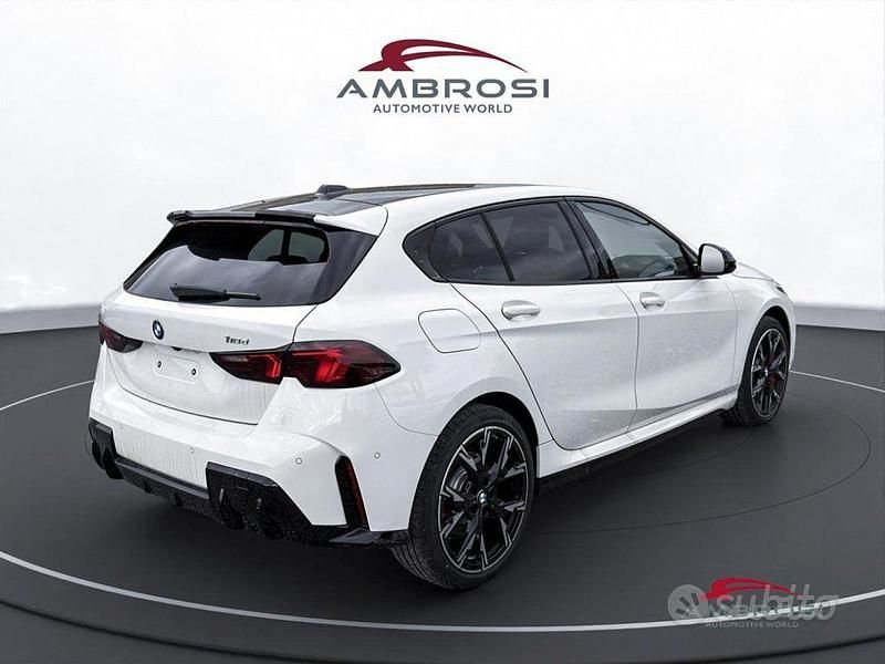 Nuova BMW 118 M Sport 150 CV (110 kW) 2025 Alpin white pastello Utilitaria