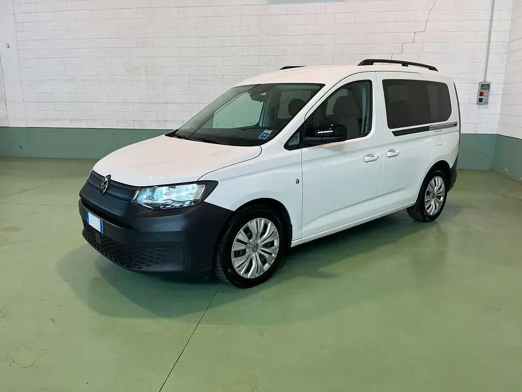 Usata VW Caddy 102 CV (75 kW) 2022 Bianco Monovolume