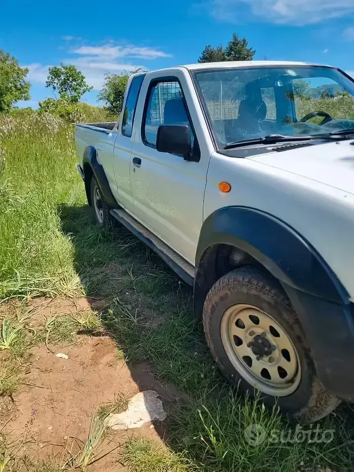 Usata Nissan Navara 133 CV (97 kW) 2008 Pick-up