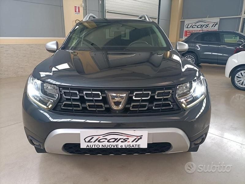 Usata Dacia Duster Prestige 101 CV (74 kW) 2020 Grigio SUV