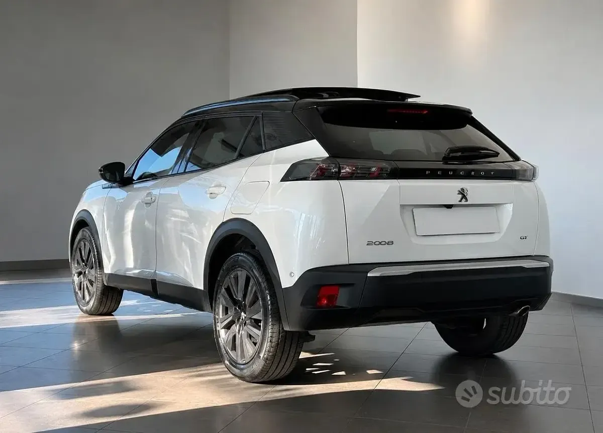 Usata Peugeot 2008 GT 131 CV (96 kW) 2021 Bianco SUV