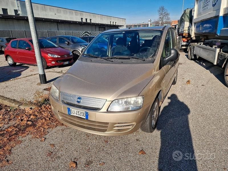 Usata Fiat Multipla 2007 Grigio Monovolume