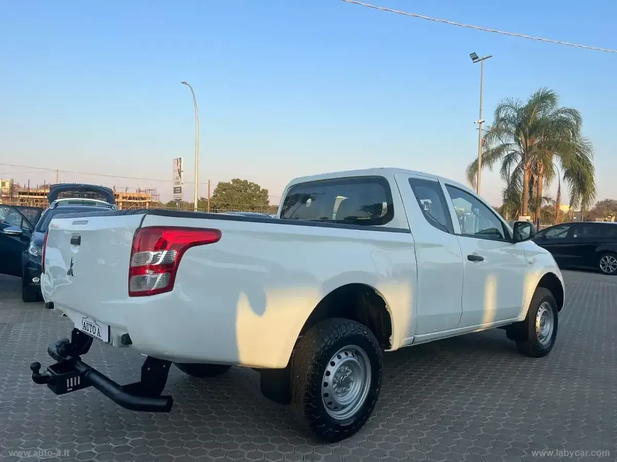 Usata Mitsubishi L200 154 CV (113 kW) 2018 Bianco Pick-up