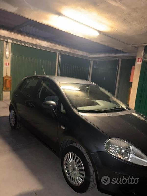 Usata Fiat Grande Punto Dynamic 77 CV (56 kW) 2007 Grigio Utilitaria