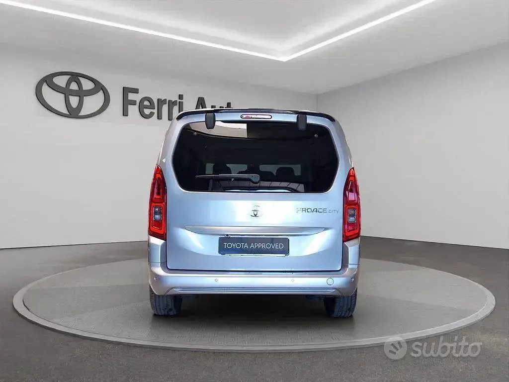 Nuova Toyota Proace City City 131 CV (96 kW) 2025 Grigio Monovolume