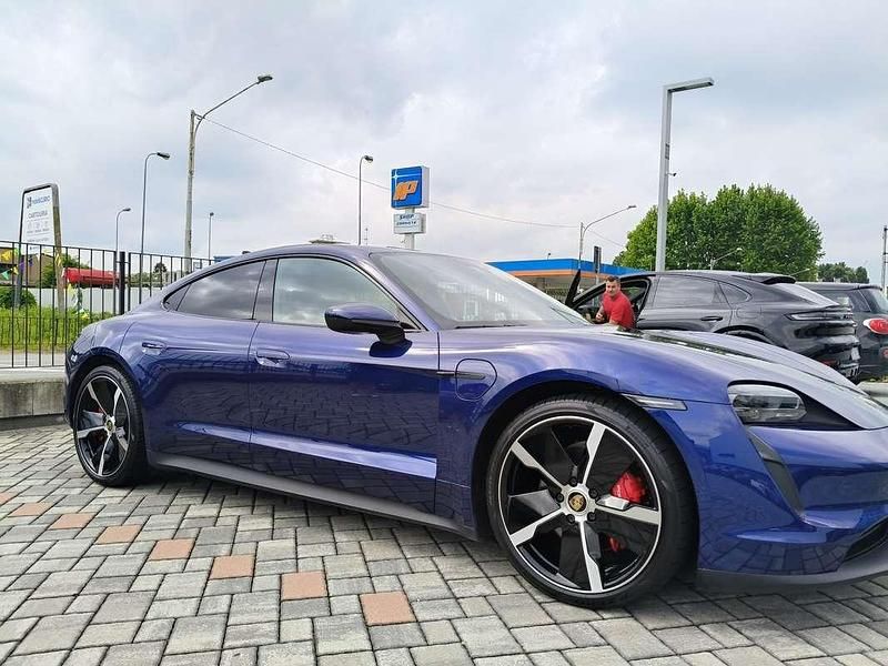 Usata Porsche Taycan 4S Performance Package 419 kW (571 CV) 2020 Blu/azzurro Berlina