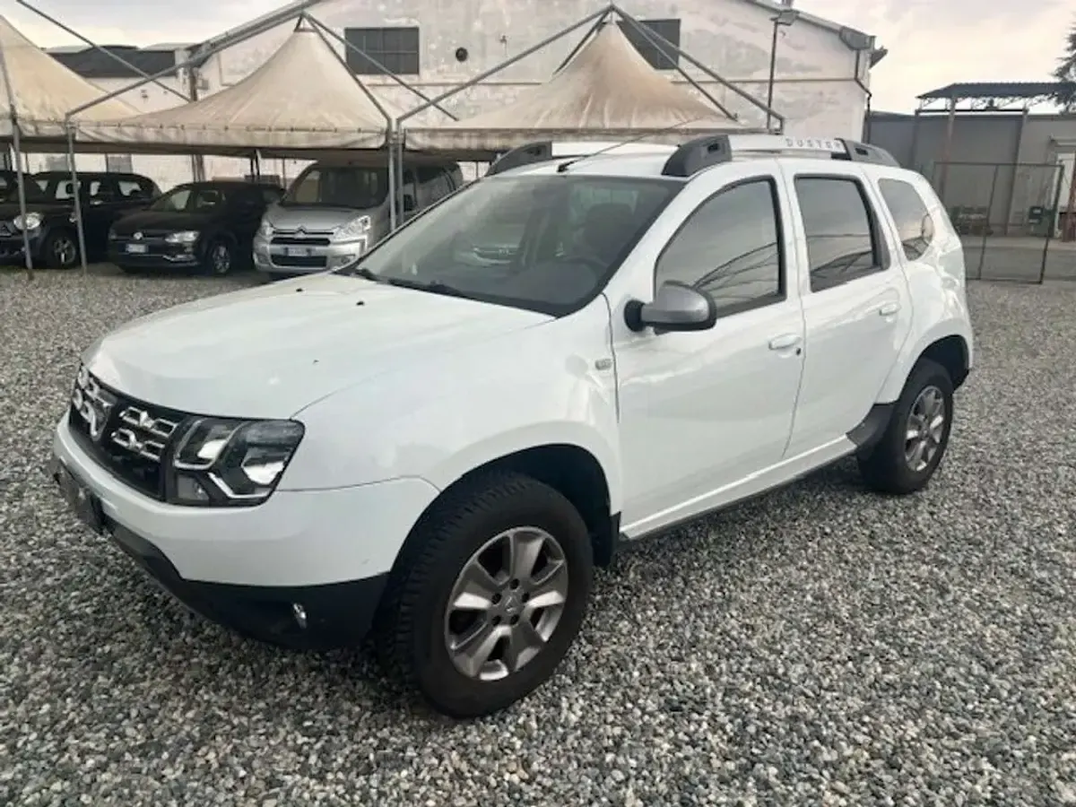 Usata Dacia Duster Ambiance 105 CV (77 kW) 2014 Bianco SUV