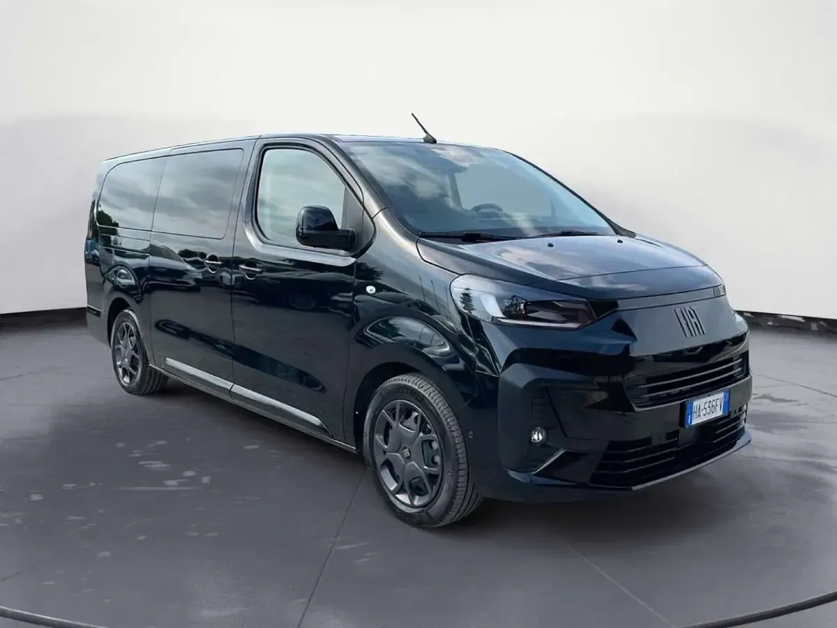 Usata Fiat E-Ulysse 130 kW (177 CV) 2025 Nero Monovolume