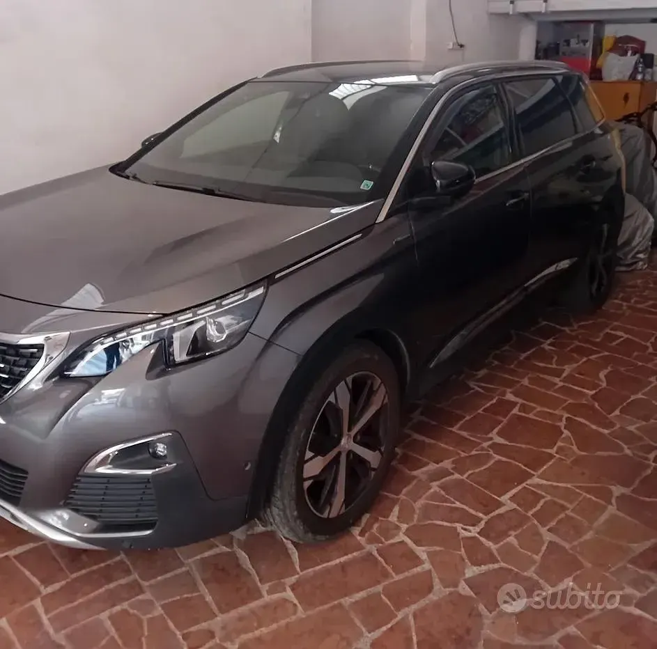 Usata Peugeot 5008 GT-line 120 CV (88 kW) 2017 Grigio SUV