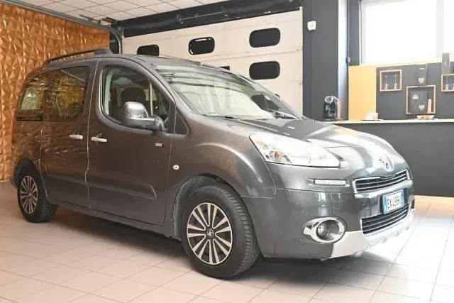 Usata Peugeot Partner Tepee Style 92 CV (67 kW) 2014 Grigio Monovolume