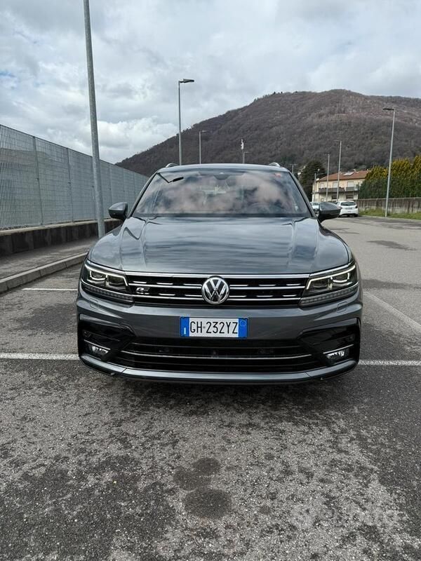 Grigio Usata 2019 VW Tiguan SUV | 23.000 € (Molto cara) - Immagine 1/4