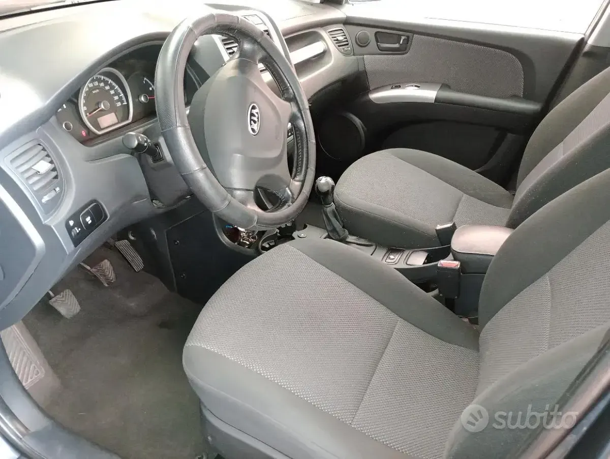 Usata Kia Sportage 141 CV (103 kW) 2009 Grigio SUV