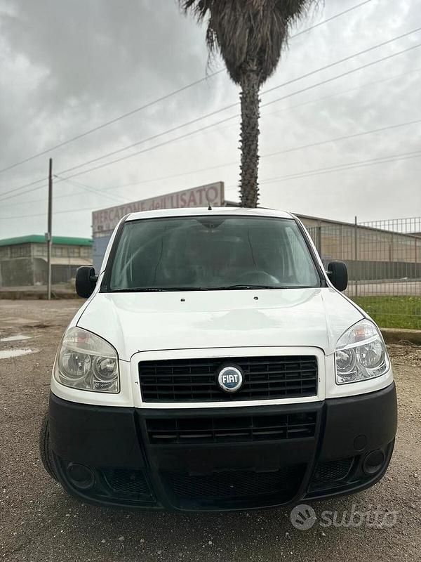 Usata Fiat Doblò Dynamic 105 CV (77 kW) 2007 Bianco Monovolume