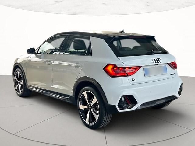 Usata Audi A1 Ambiente 110 CV (80 kW) 2023 Bianco ghiacciaio metallizzato SUV