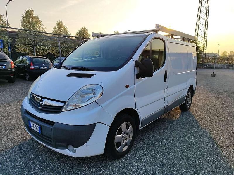 Usata Opel Vivaro 114 CV (83 kW) 2013 Bianco Monovolume