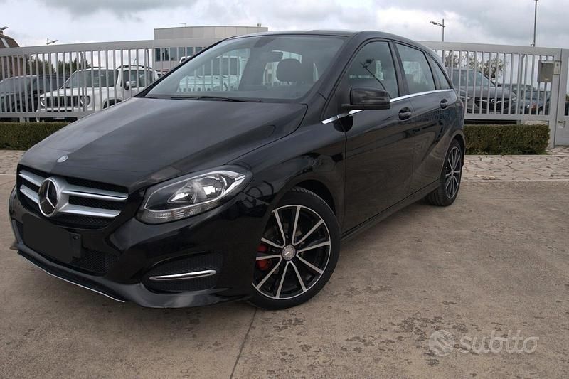 Usata Mercedes B180 Business 109 CV (80 kW) 2016 Nero Utilitaria