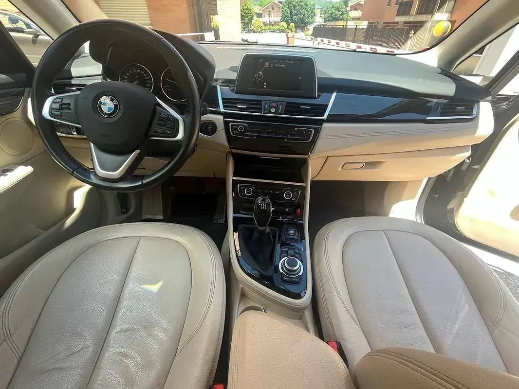 Usata BMW 218 Active Tourer Luxury Line 150 CV (110 kW) 2015 Monovolume