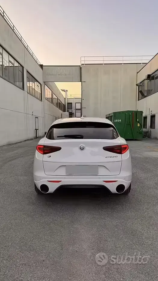 Usata Alfa Romeo Stelvio Veloce 209 CV (153 kW) 2022 Bianco SUV