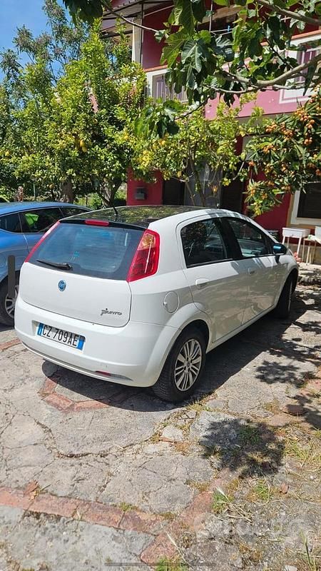 Usata Fiat Grande Punto 120 CV (88 kW) 2006 Bianco Utilitaria