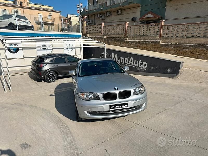 Usata BMW 118 Efficient Dynamics 142 CV (104 kW) 2010 Grigio Utilitaria