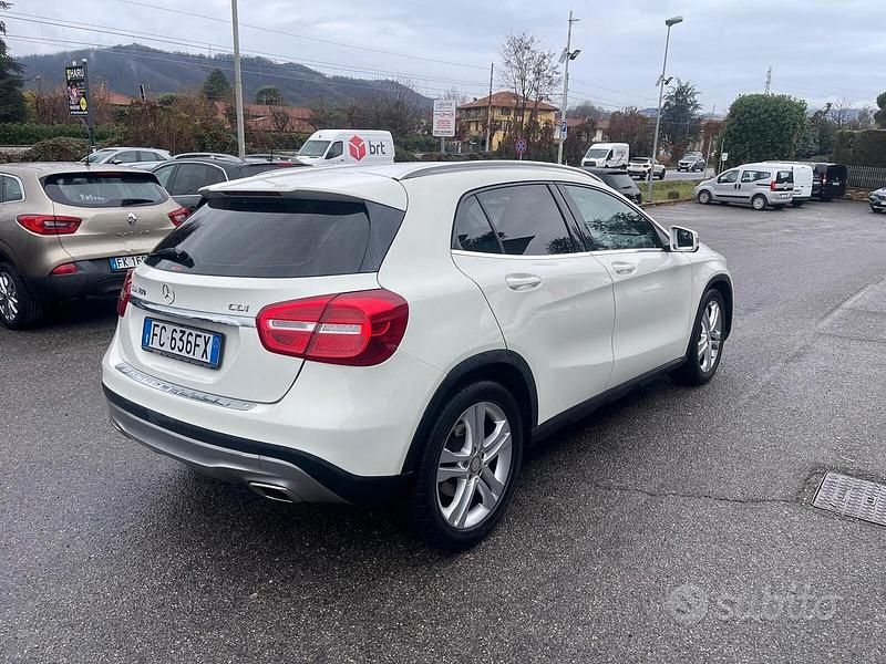 Usata Mercedes GLA180 Premium 109 CV (80 kW) 2016 Bianco SUV