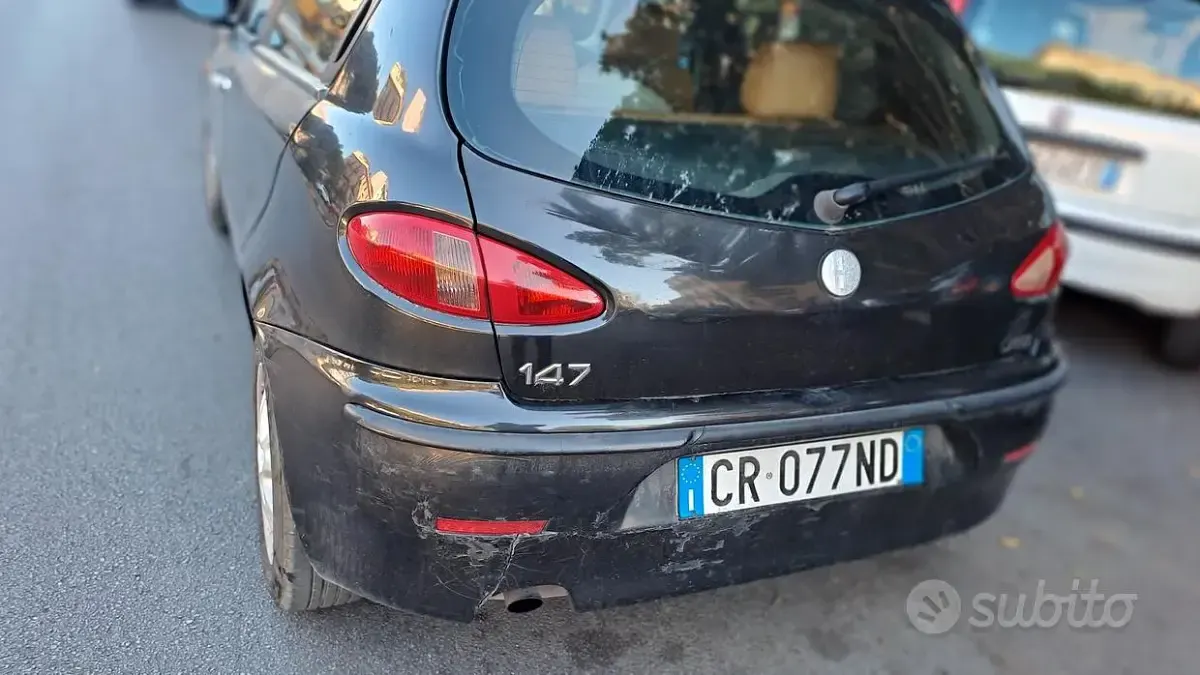 Usata Alfa Romeo 147 101 CV (74 kW) 2004 Nero Utilitaria