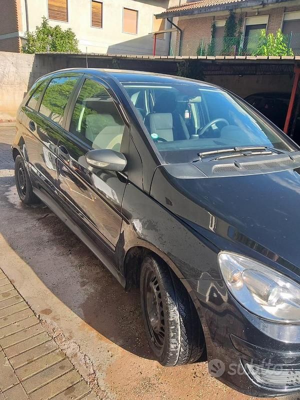 Usata Mercedes B180 2006 Nero Monovolume