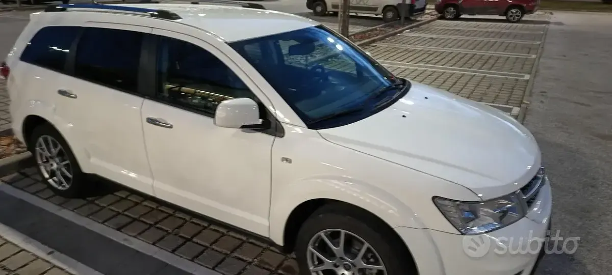 Usata Fiat Freemont Lounge 170 CV (125 kW) 2015 Bianco SUV