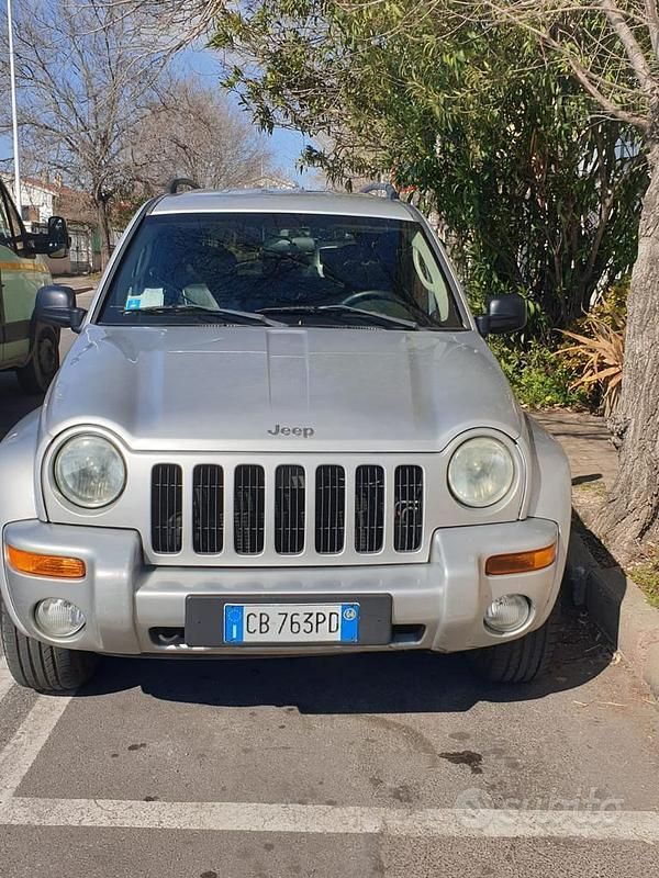 Usata Jeep Cherokee 2004 Grigio SUV