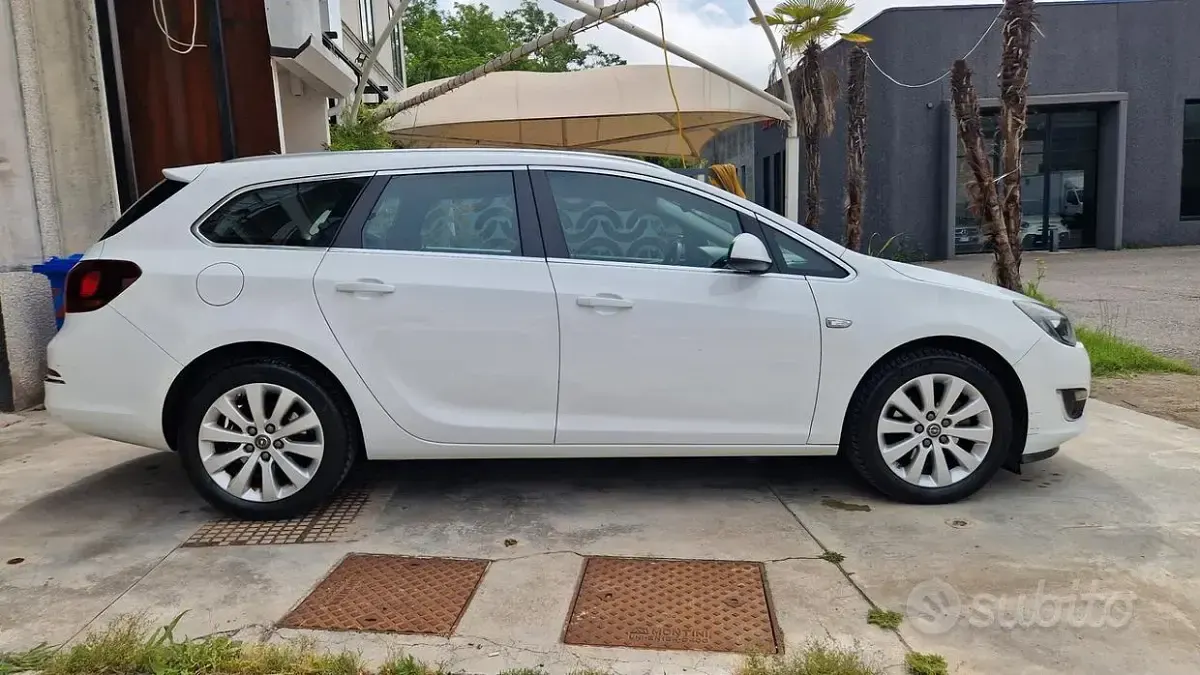 Gebraucht Opel Astra S 136 PS (100 kW) 2014 Weiß Kombi