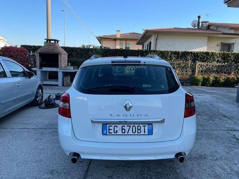 Usata Renault Laguna III 150 CV (110 kW) 2011 Station wagon