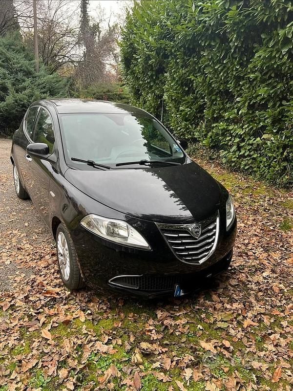 Usata Lancia Ypsilon 2015 Nero Utilitaria