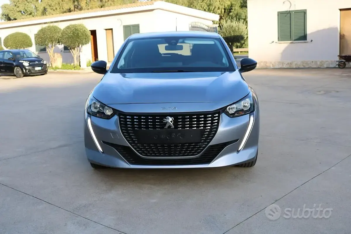 Usata Peugeot 208 Active 75 CV (55 kW) 2024 Grigio Utilitaria