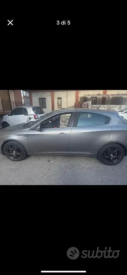 Usata Alfa Romeo Giulietta 109 CV (80 kW) 2013 Grigio Utilitaria