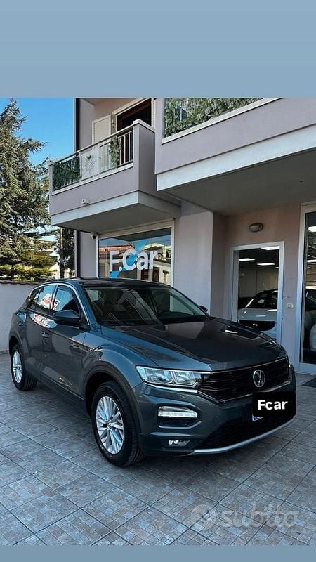 Usata VW T-Roc Style 115 CV (84 kW) 2020 Grigio SUV
