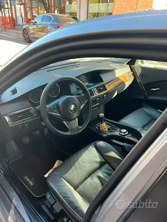 Usata BMW 530 Comfort Edition 218 CV (160 kW) 2004 Grigio Berlina