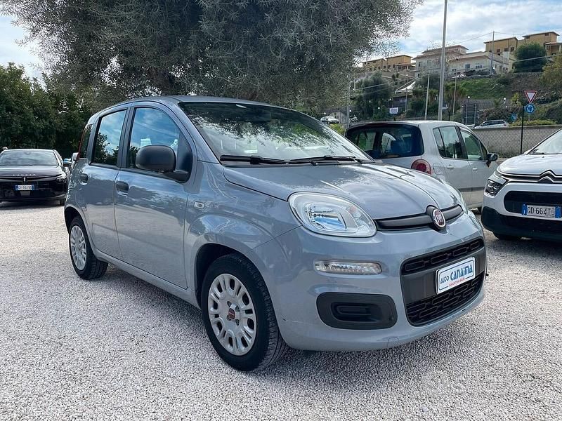 Grigio Usata 2020 Fiat Panda Due volumi | 7980 € (Ottimo prezzo) - Immagine 1/4