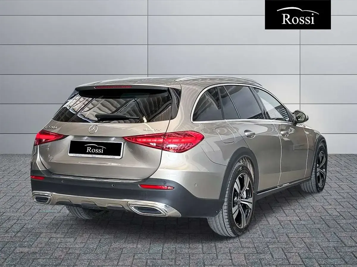 Usata Mercedes C220 Premium 197 CV (144 kW) 2023 Argento mojave Station wagon