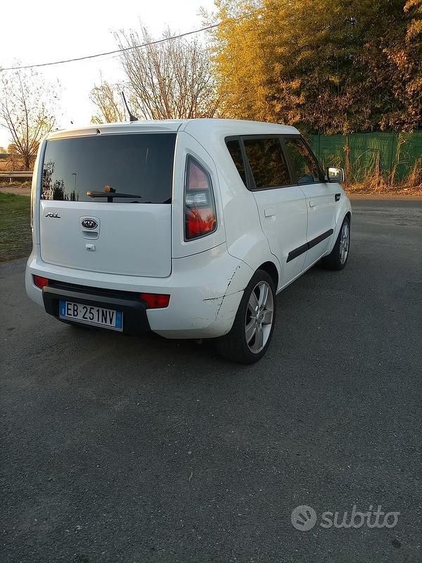 Usata Kia Soul 126 CV (92 kW) 2010 Bianco SUV
