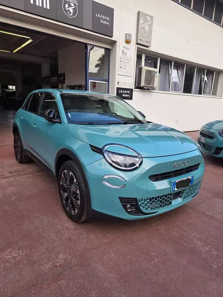 Usata Fiat 600 La Prima 101 CV (74 kW) 2025 Azzurro acqua SUV